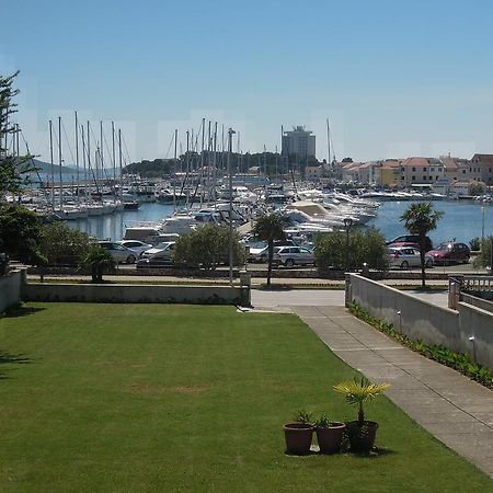 Apartment And Rooms Villa Kolonada Vodice Extérieur photo